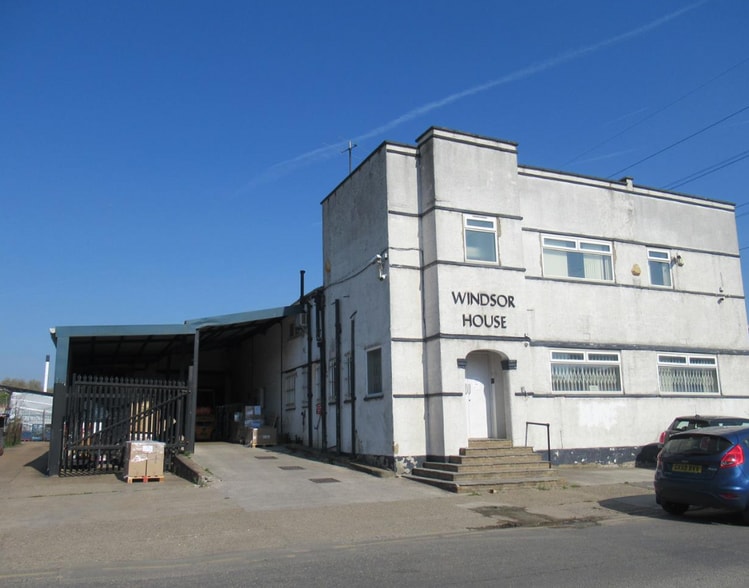 26 Willow Ln, Mitcham for sale - Building Photo - Image 1 of 1