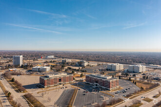 880 W Long Lake Rd, Troy, MI - aerial  map view