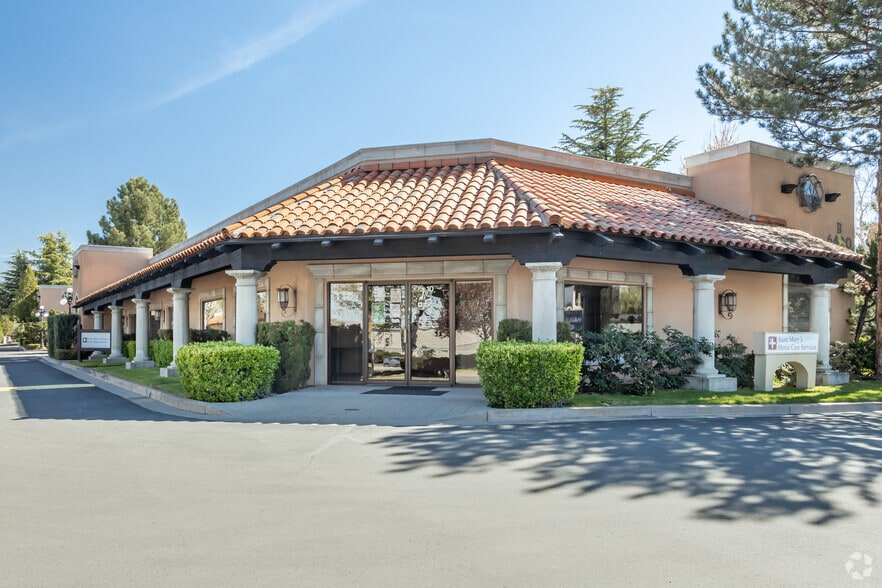 6490 S McCarran Blvd, Reno, NV to rent - Primary Photo - Image 1 of 6