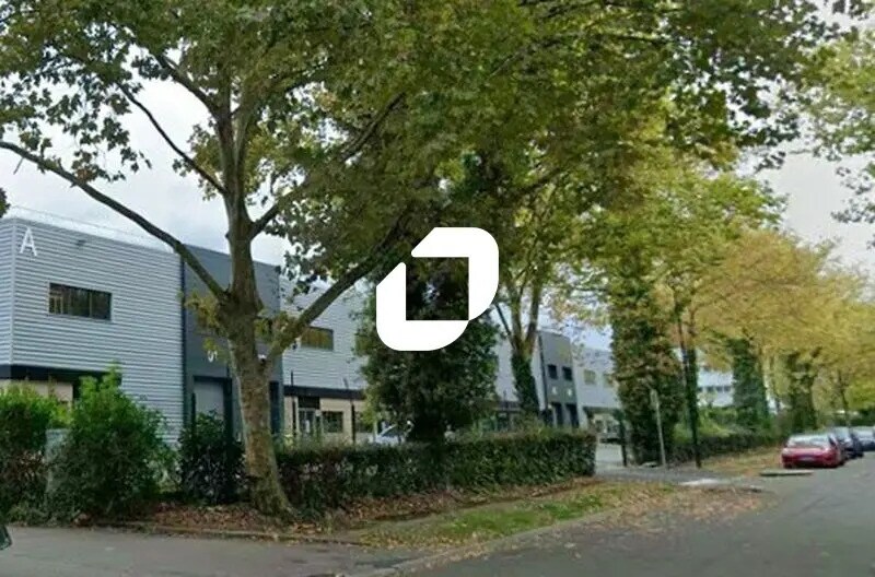 Light Industrial in Buc to rent - Building Photo - Image 1 of 6