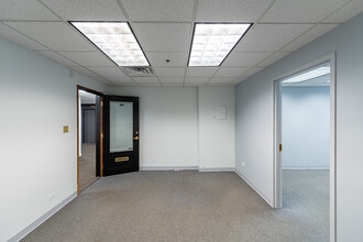 180 N Michigan Ave, Chicago, IL to rent Building Photo- Image 2 of 5