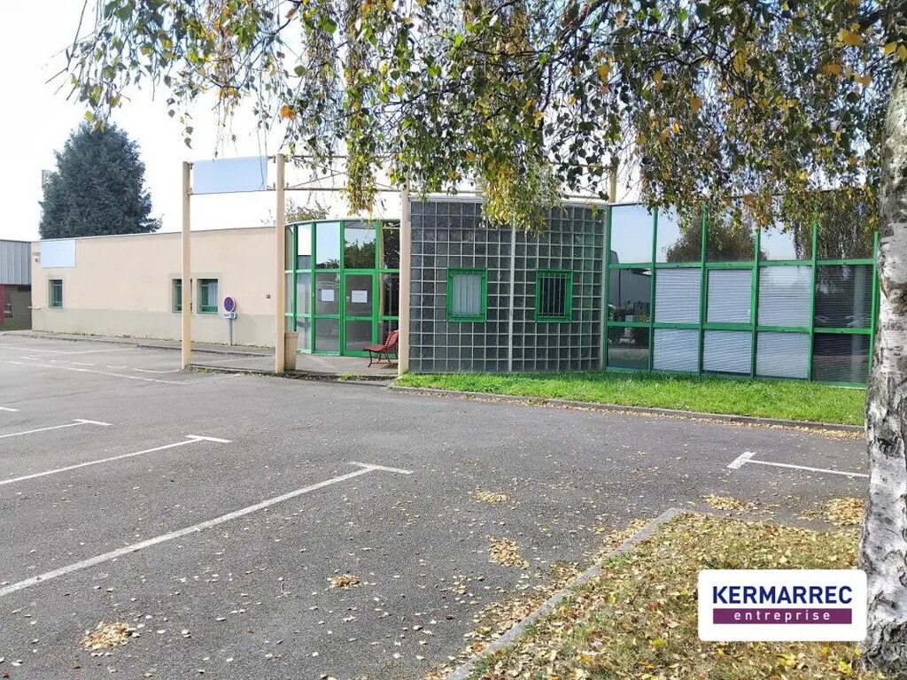 Location Local d'activités 980 m² - Photo 1