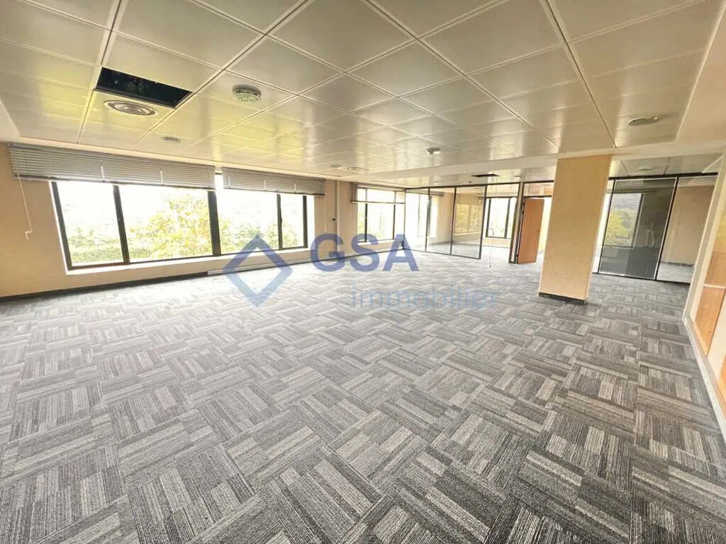 Location Bureaux 750 m² - Photo 1