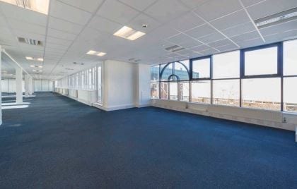 Town Sq, Basildon to rent - Interior Photo - Image 3 of 6