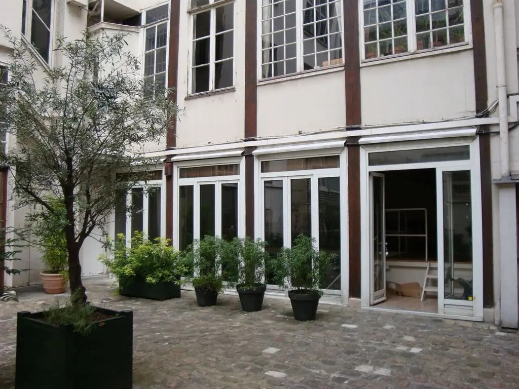 Location Commerce 99 m² - Photo 1