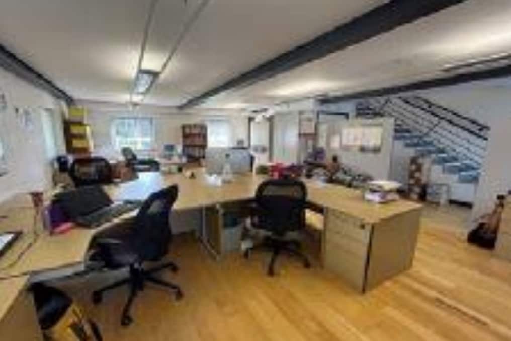 Pine Ct, Swindon to rent Interior Photo- Image 1 of 2