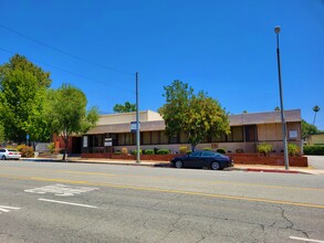 2052 N Lake Ave, Altadena, CA for sale Building Photo- Image 1 of 1