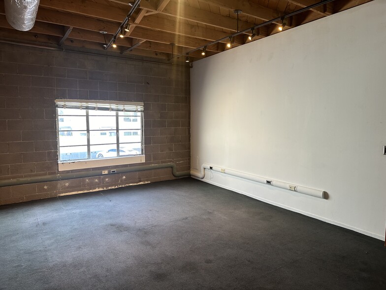 5625-5633 Hollywood Blvd, Hollywood, CA for rent - Interior Photo - Image 3 of 7