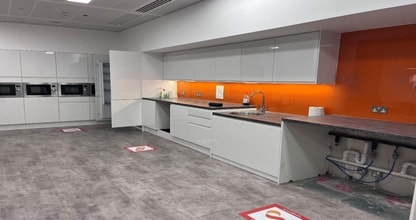 Pinehurst Rd, Farnborough to rent Interior Photo- Image 2 of 5