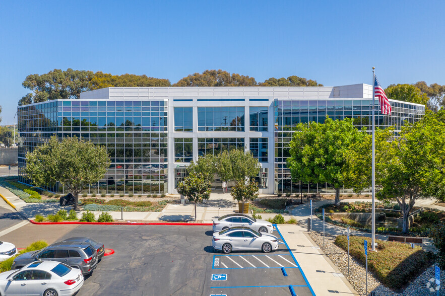 701 Palomar Airport Rd, Carlsbad, CA for rent - Building Photo - Image 1 of 9