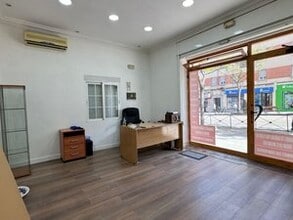 Retail in Madrid, Madrid to rent Interior Photo- Image 2 of 6