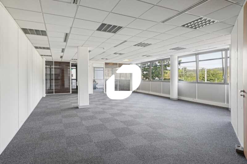 Office in Orsay for sale Interior Photo- Image 1 of 12