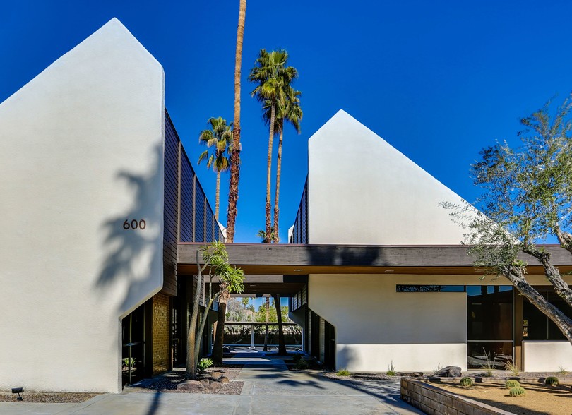 750 E Tahquitz Canyon Way, Palm Springs, CA for sale - Primary Photo - Image 1 of 1