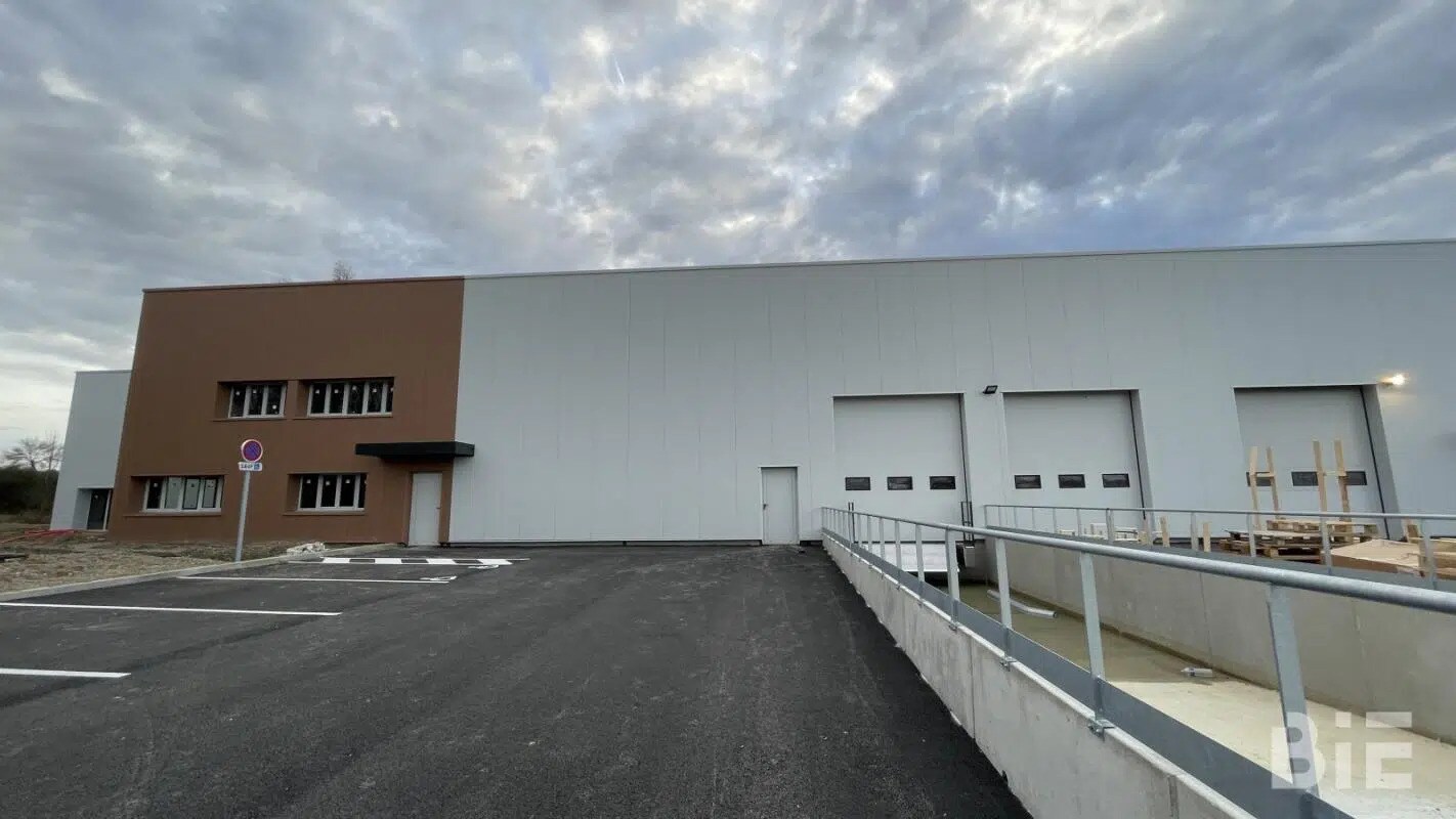 Office in Carbon-Blanc to rent Building Photo- Image 1 of 8