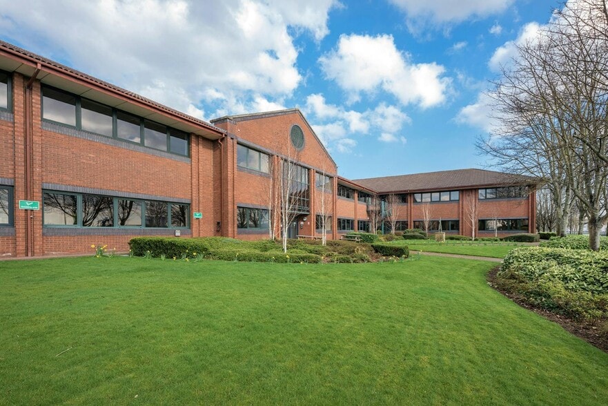 Hampshire Ct, Newcastle Upon Tyne to rent - Building Photo - Image 2 of 12