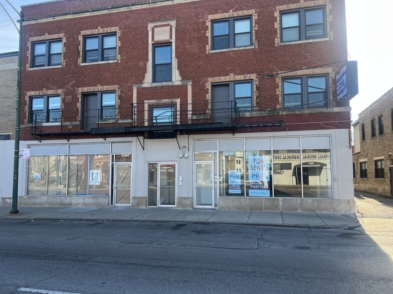 3401-3409 W Fullerton Ave, Chicago, IL for rent - Building Photo - Image 1 of 32