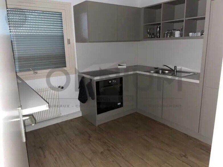 Office in Charbonnières-les-Bains to rent - Interior Photo - Image 2 of 6