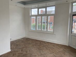 130-130B Saltergate, Chesterfield for rent Interior Photo- Image 1 of 2