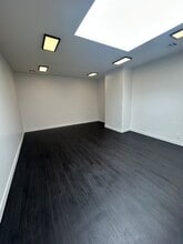 327-331 N Beverly Dr, Beverly Hills, CA to rent Building Photo- Image 2 of 3