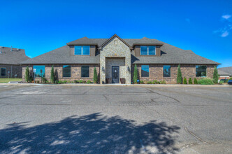 16216 Sonoma Park, Edmond, OK for rent Building Photo- Image 1 of 12