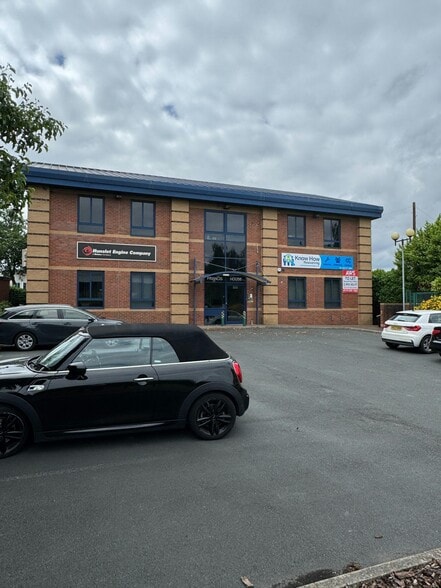 George Mann Rd, Leeds to rent - Building Photo - Image 1 of 1