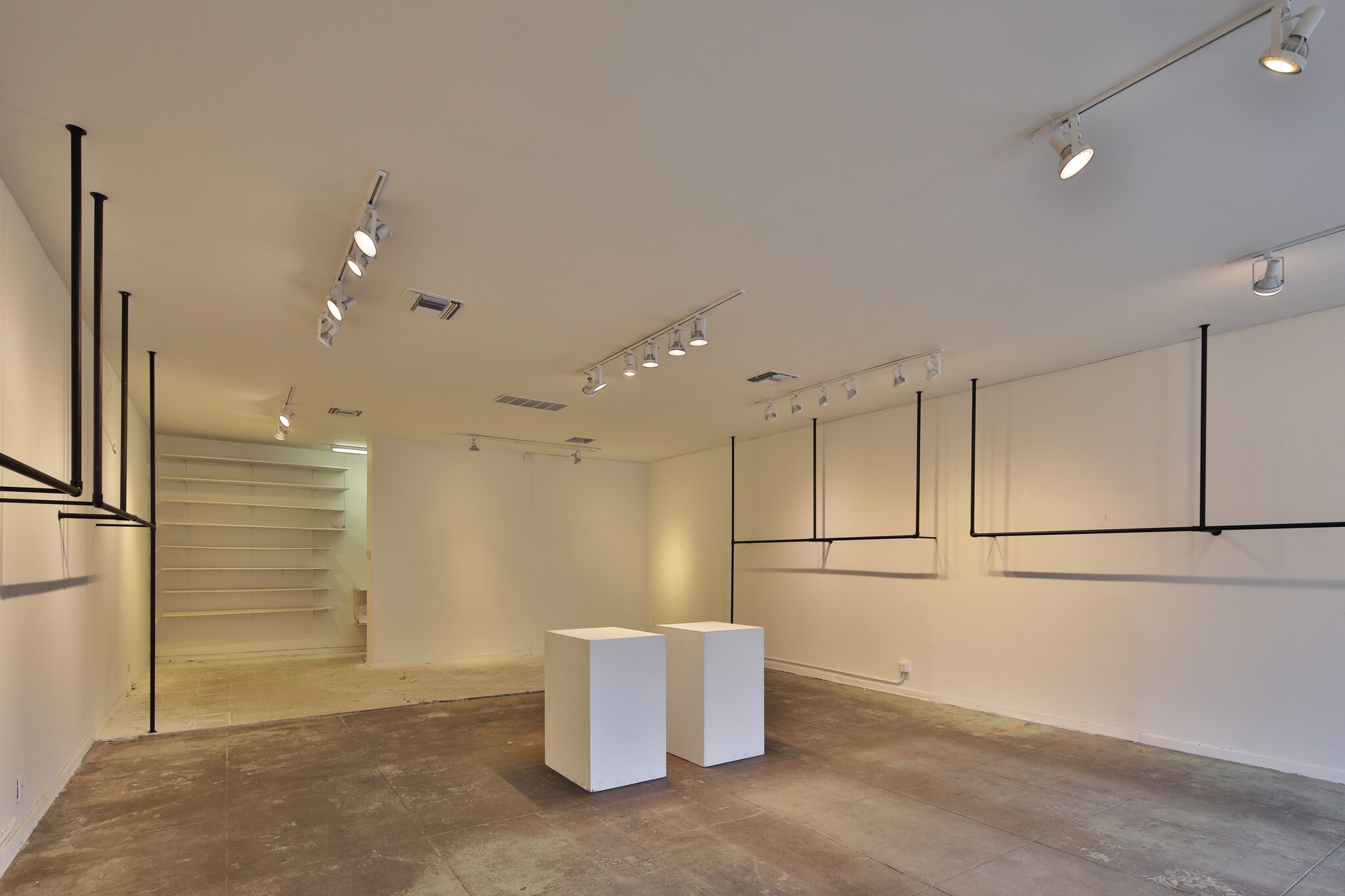 638-644 N Robertson Blvd, West Hollywood, CA to rent Interior Photo- Image 1 of 5