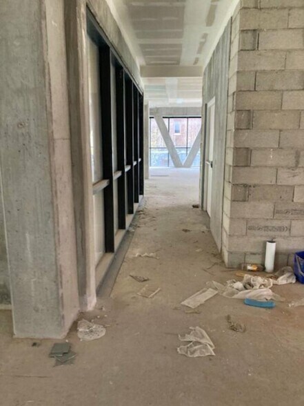Office in L'ILE-SAINT-DENIS for sale - Interior Photo - Image 3 of 10
