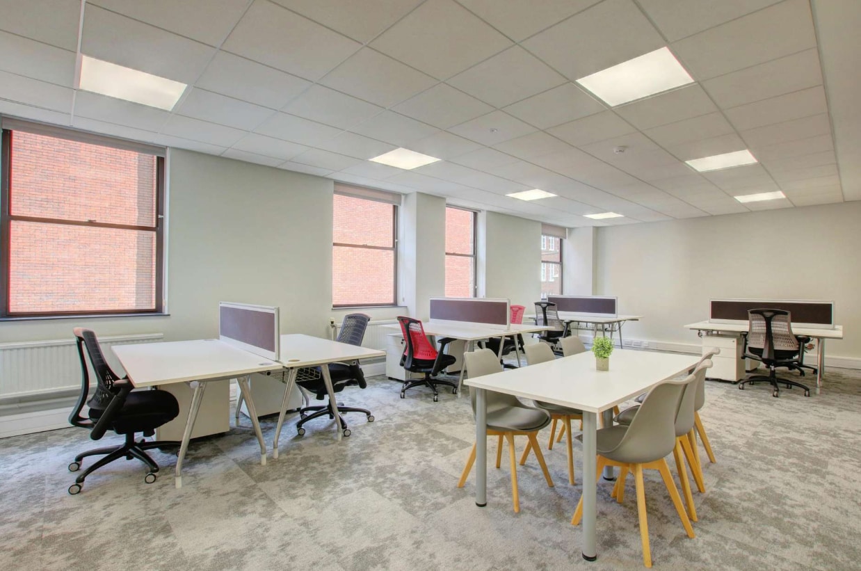 31-36 York Pl, Leeds to rent Interior Photo- Image 1 of 5