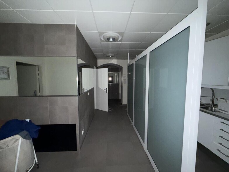 Office in Paris for sale - Building Photo - Image 2 of 16
