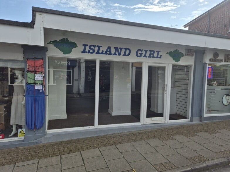 28 High St, Sandown to rent - Building Photo - Image 1 of 1