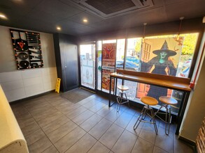 133 High St N, Dunstable to rent Interior Photo- Image 2 of 17