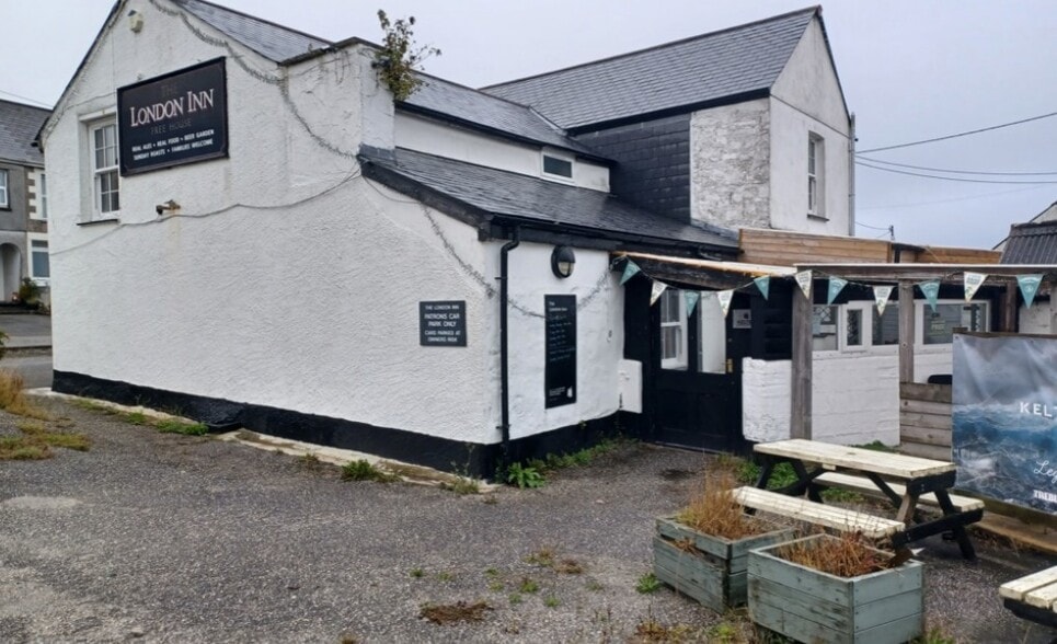 School Road, Summercourt to rent - Primary Photo - Image 1 of 7