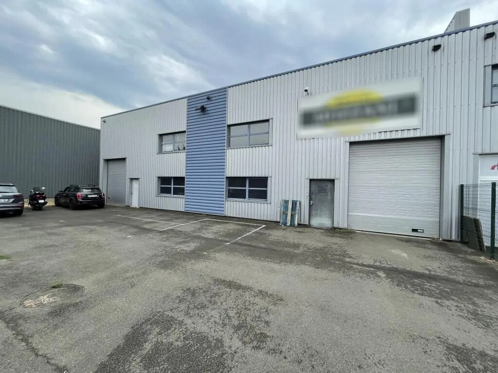 Location Local d'activités 531 m² - Photo 1