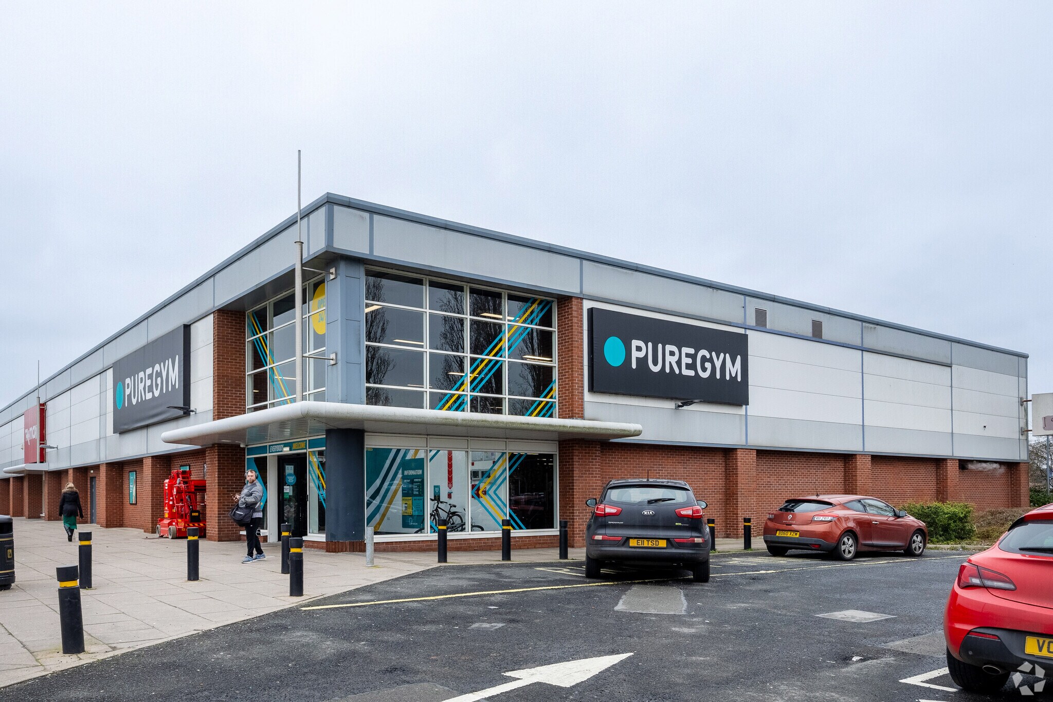 Bitterscote Dr, Tamworth for sale Primary Photo- Image 1 of 1