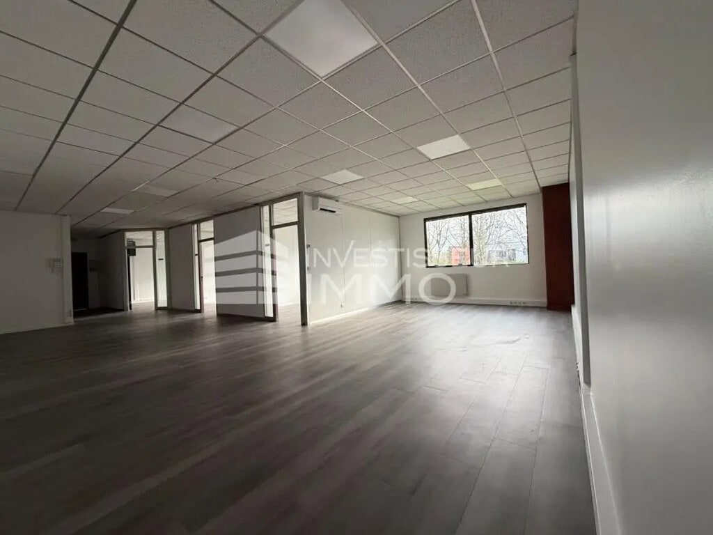 Location Bureaux 122 m² - Photo 1