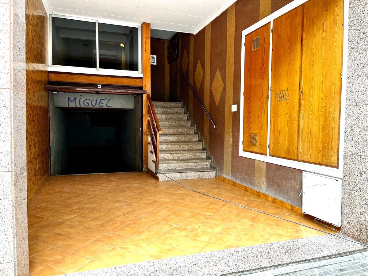 Pineda de Mar, BAR 08397 - - - Interior Photo - Image 2 of 4