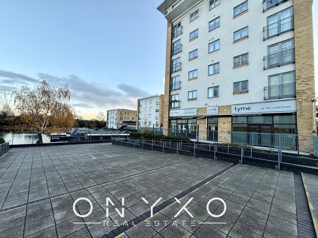 More details for 9 Higham Mews, Northolt - Retail for Sale