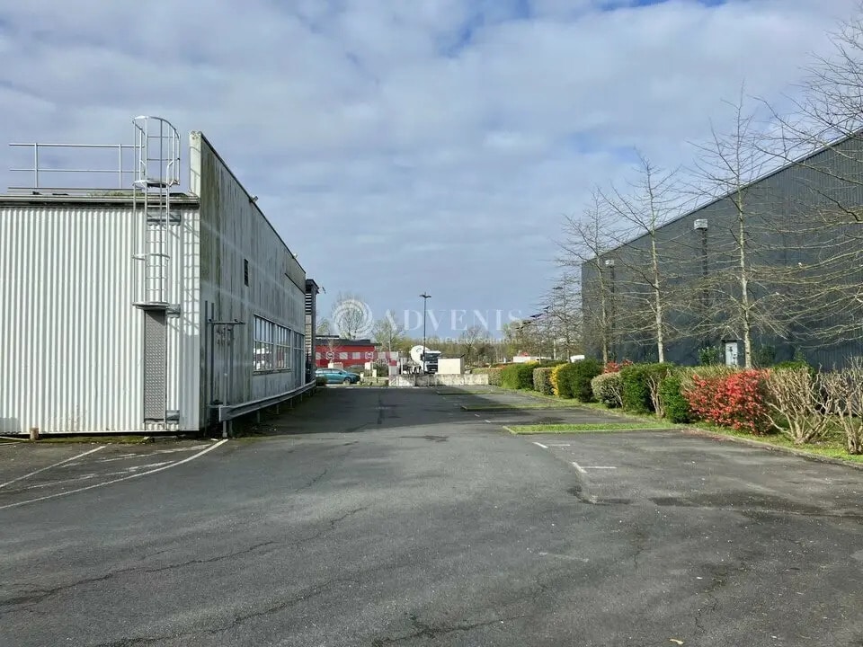 Location Commerce 598 m² - Photo 1