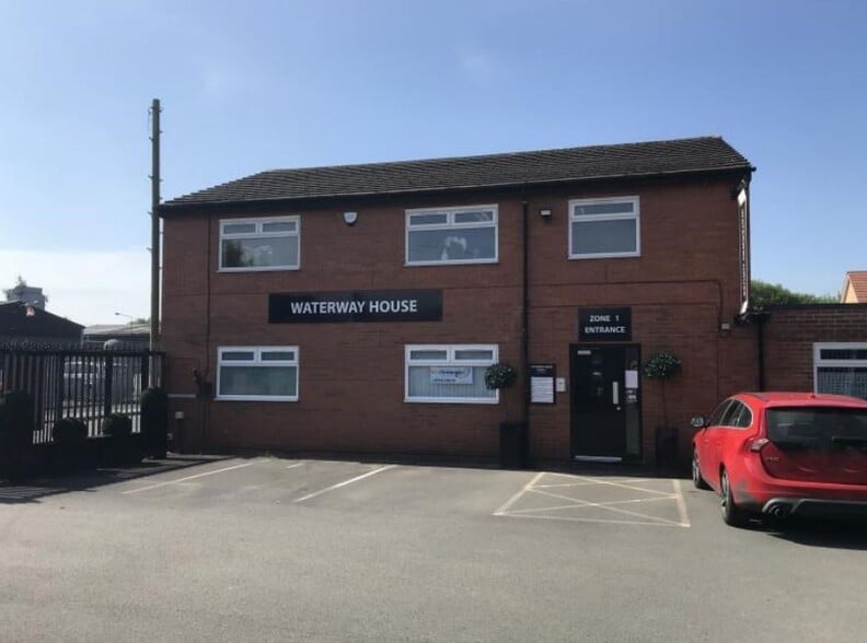 Canal St, Off Woodhouse Ln, Wigan to rent - Building Photo - Image 3 of 4