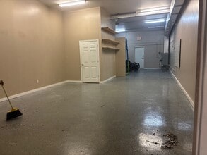 5474 Williams Rd, Tampa, FL to rent Interior Photo- Image 2 of 3