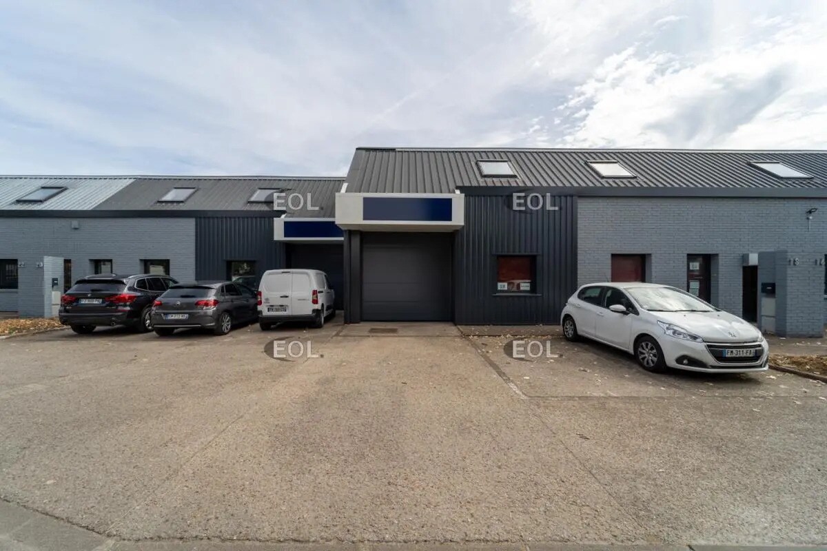 Light Industrial in Évry-Courcouronnes to rent Building Photo- Image 1 of 7