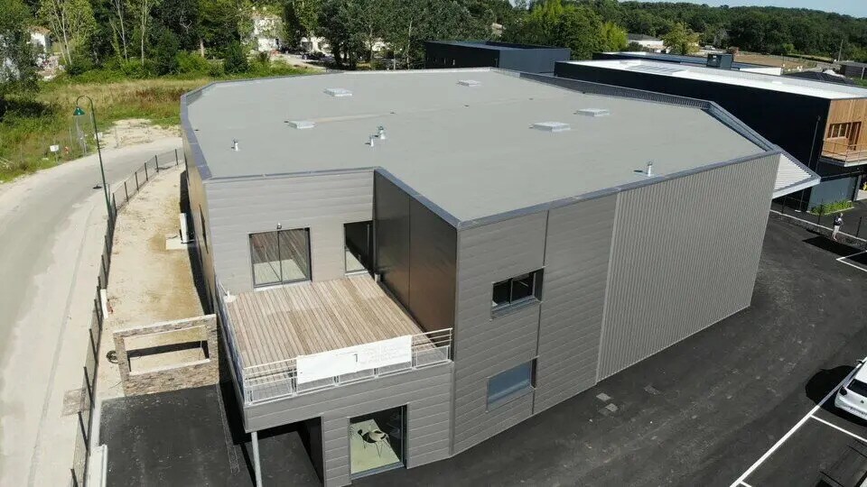 Light Industrial in Pompignac for sale - Building Photo - Image 3 of 12