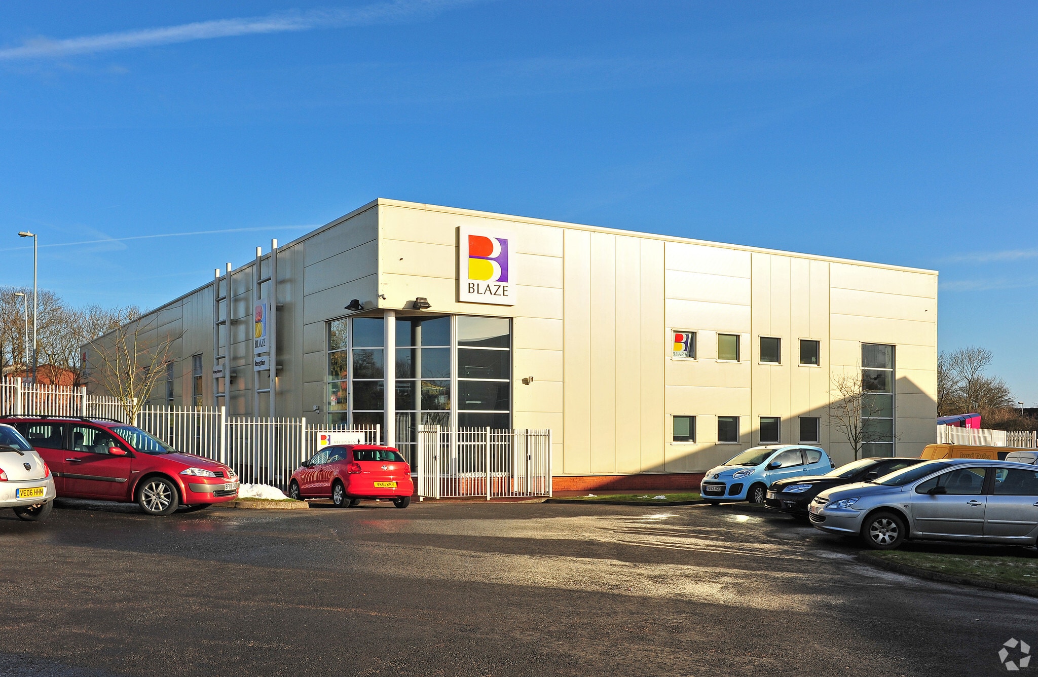 Arden Business Park portfolio of 5 properties for sale on LoopNet.co.uk Primary Photo- Image 1 of 5
