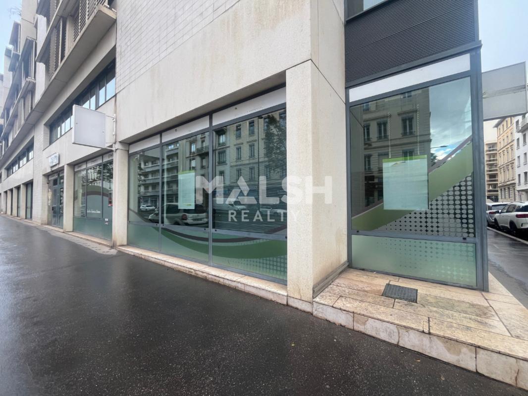 Retail in Lyon to rent Building Photo- Image 1 of 5