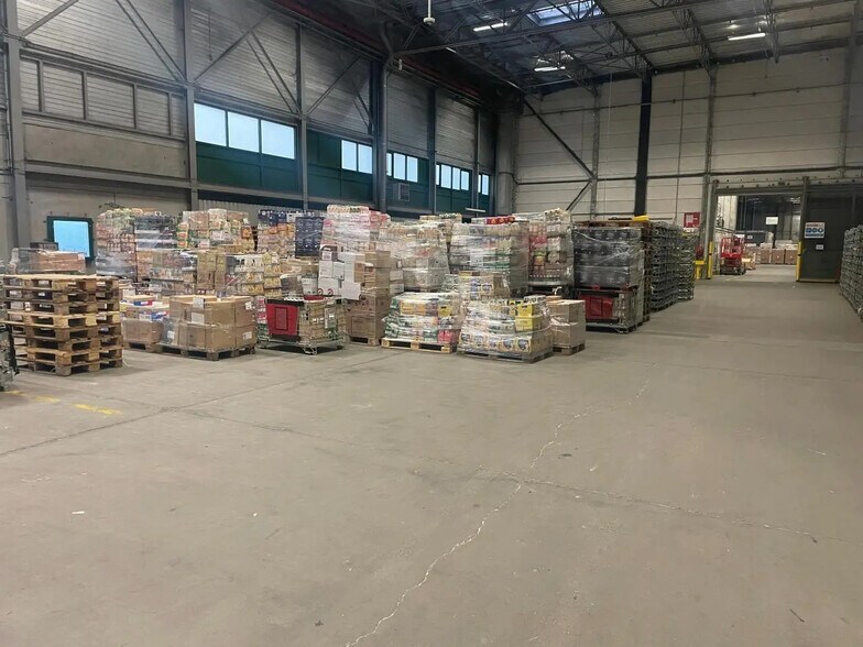 Light Industrial in Fretin to rent - Building Photo - Image 2 of 9