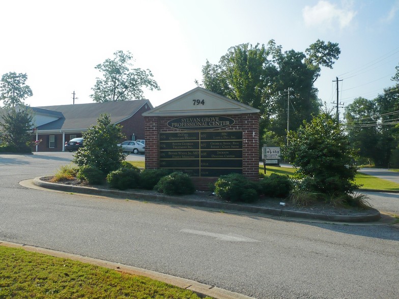 794 McDonough Rd, Jackson, GA for rent - Primary Photo - Image 1 of 4