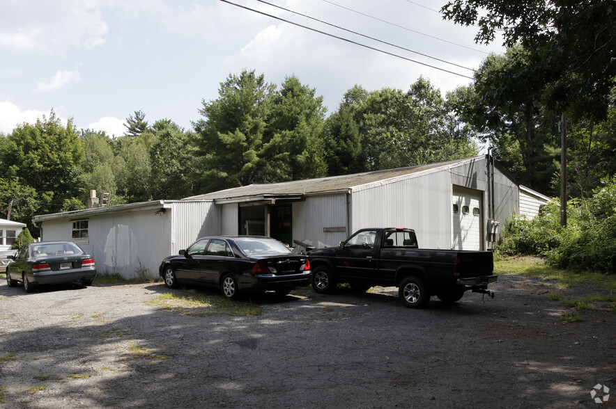 1193 Main St, Wyoming, RI for sale - Primary Photo - Image 1 of 1