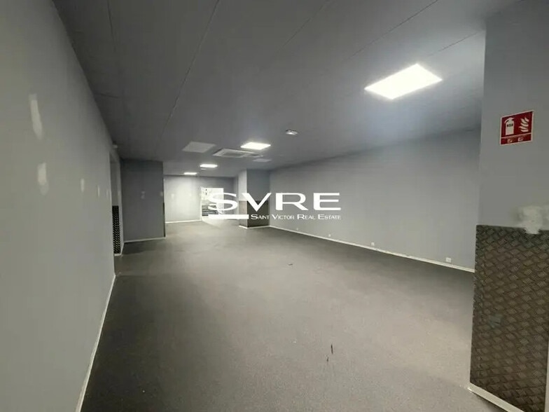 Retail in Marseille to rent - Interior Photo - Image 3 of 8