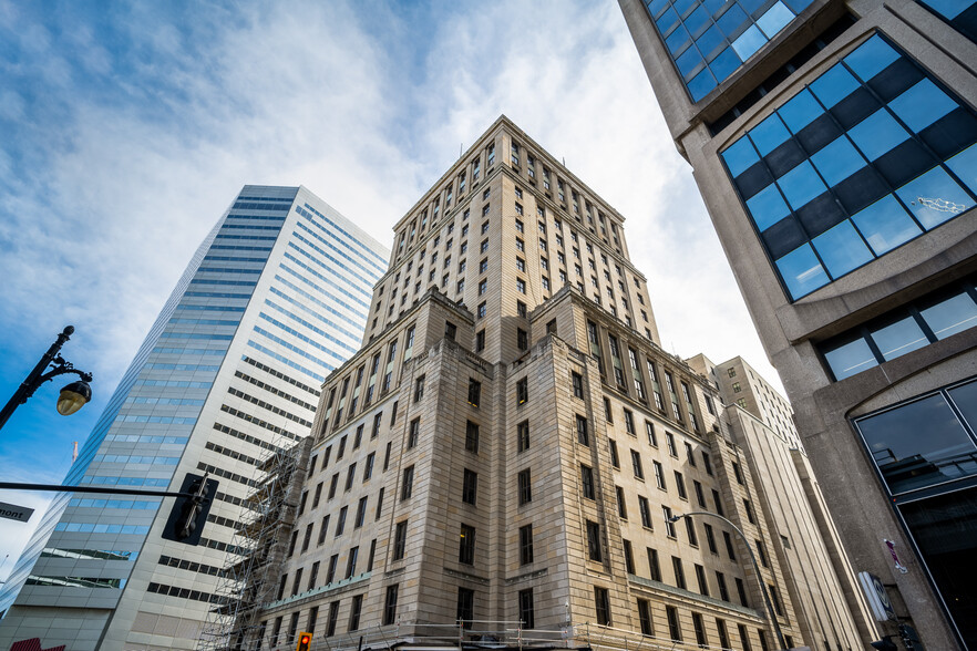 1050 Côte du Beaver Hall, Montréal, QC for rent - Building Photo - Image 1 of 19