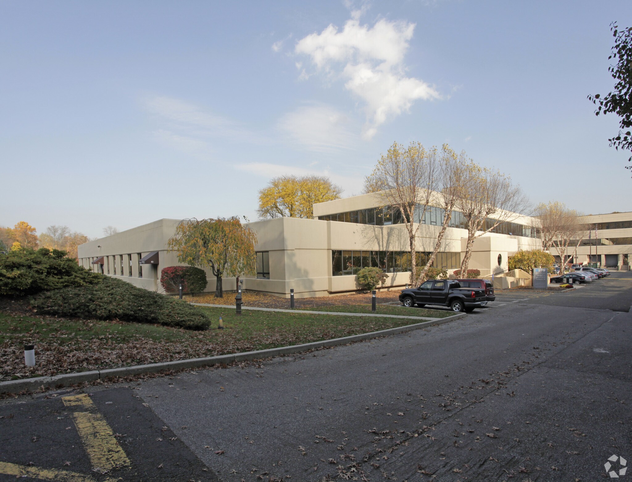 9 Riverbend, Stamford, CT to rent Building Photo- Image 1 of 2